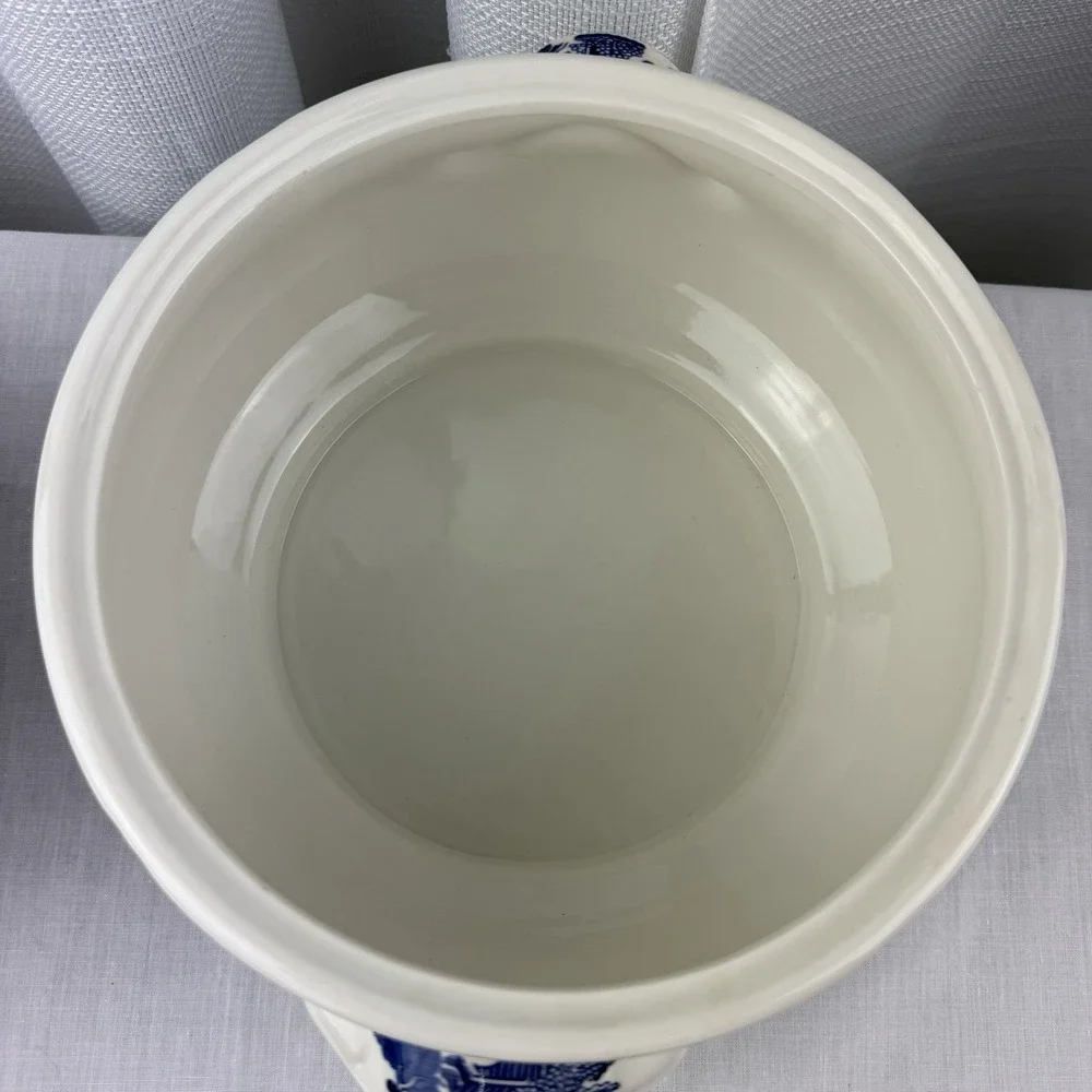 CHURCHILL Blue Willow Vegetable Soup Large Server Dish Bowl Handles w/ Lid